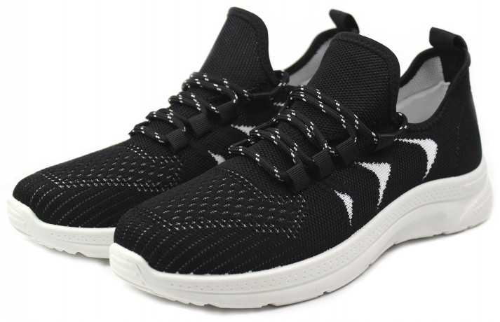 Кроссовки женские