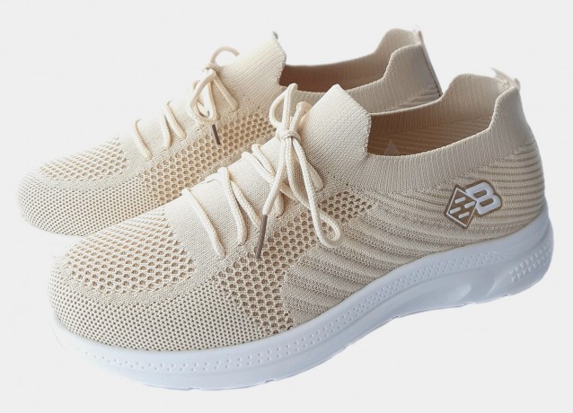 Кроссовки женские    