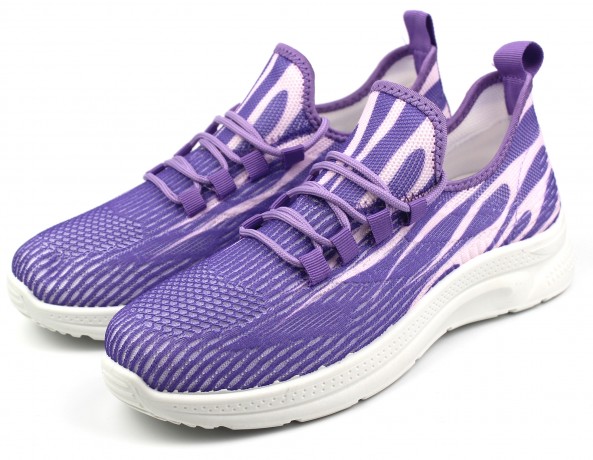 Кроссовки женские  