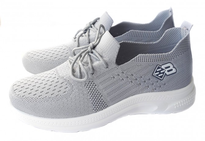 Кроссовки женские   