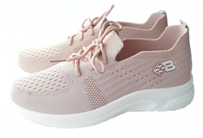 Кроссовки женские     