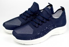 Кроссовки женские 