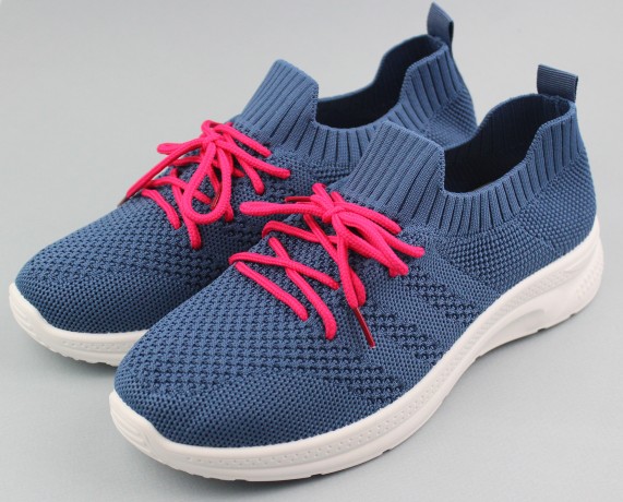 Кроссовки женские    