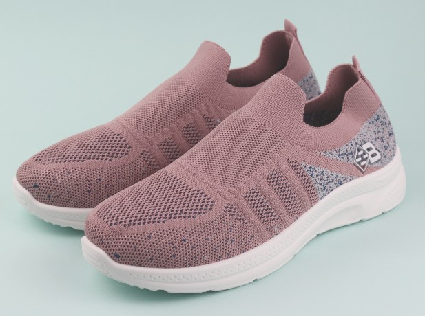 Кроссовки женские  