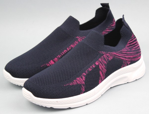 Кроссовки женские  