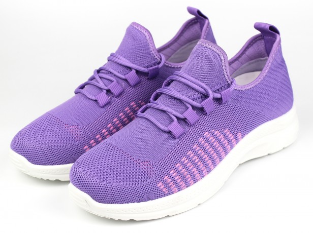 Кроссовки женские