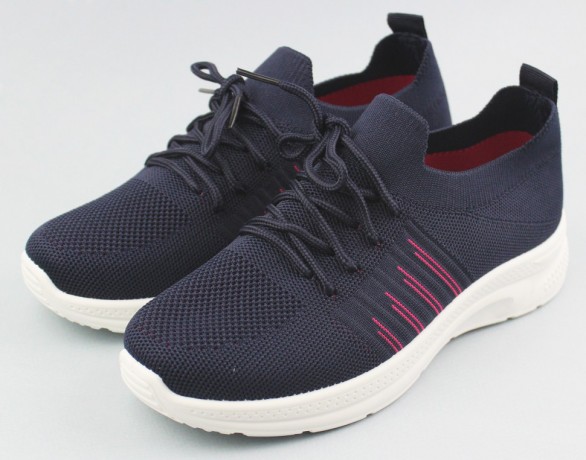 Кроссовки женские    