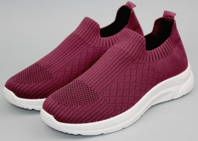 Кроссовки женские   