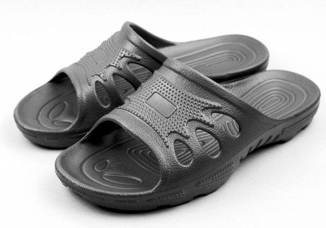 Сланцы мужские цельнолитые 