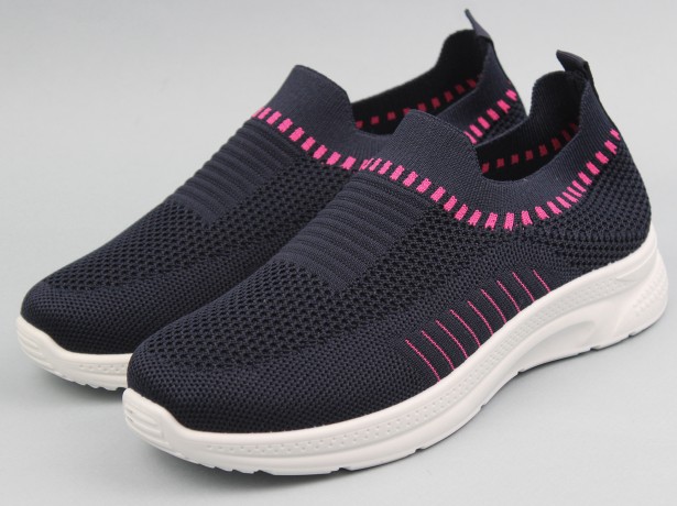 Кроссовки женские  