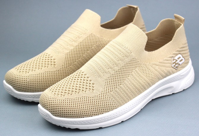 Кроссовки женские   