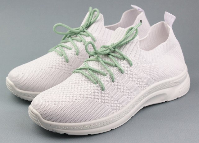 Кроссовки женские     