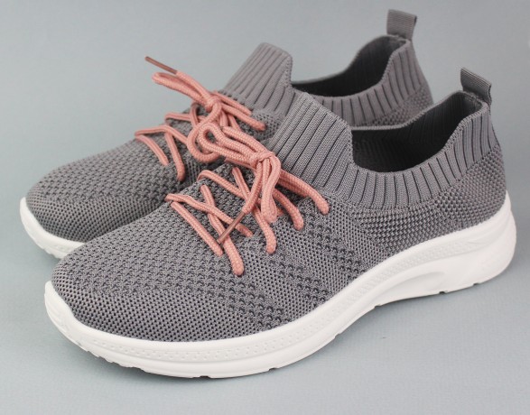 Кроссовки женские   