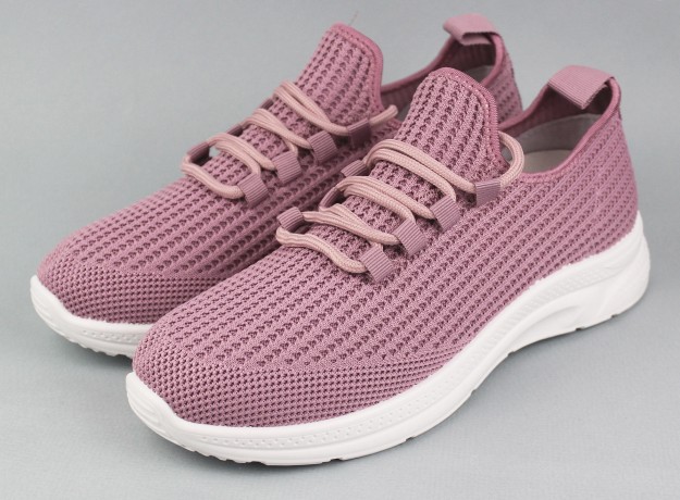 Кроссовки женские 