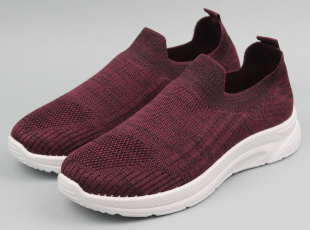 Кроссовки женские    