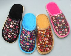 Тапочки  женские закрытые  