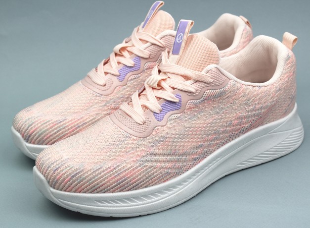 Кроссовки женские 