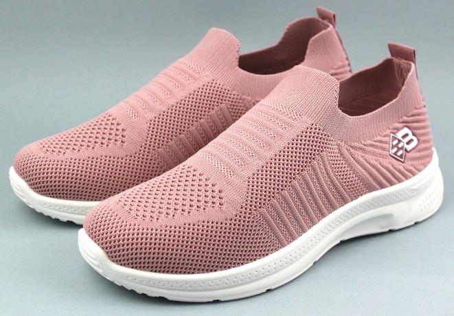 Кроссовки женские  