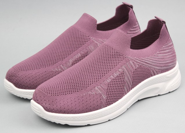 Кроссовки женские  