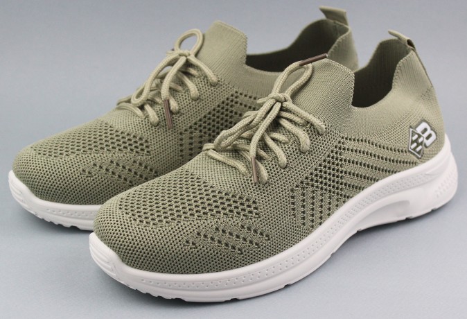 Кроссовки женские   