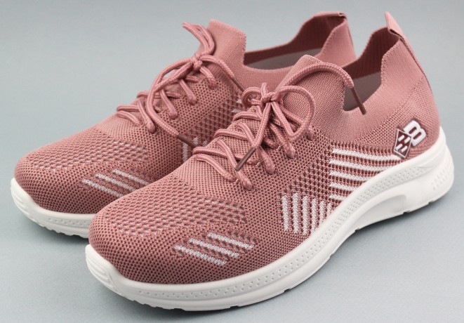 Кроссовки женские   