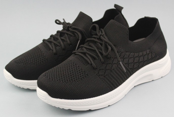 Кроссовки женские 