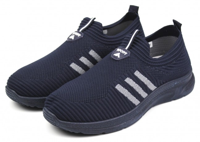 Кроссовки подростковые