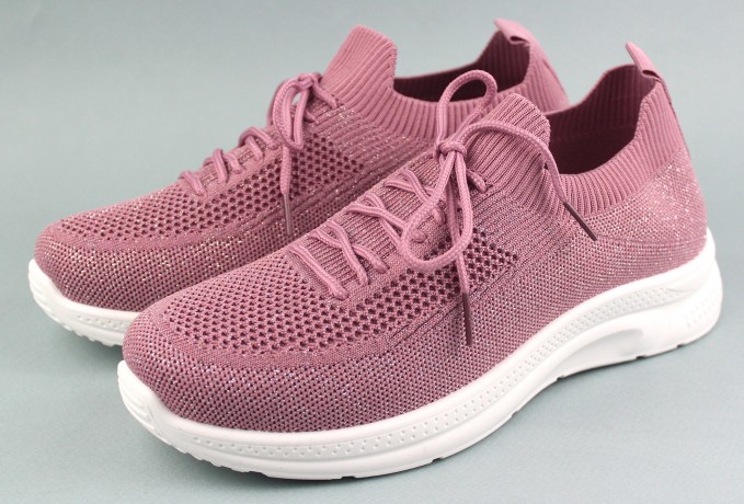 Кроссовки женские   