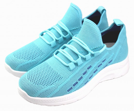 Кроссовки женские   