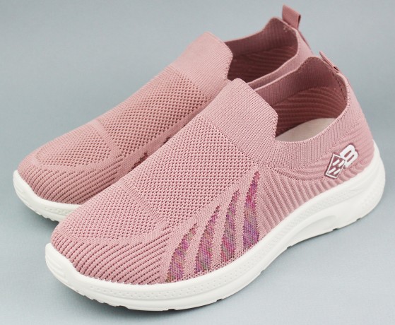 Кроссовки женские   