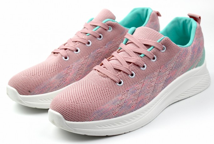 Кроссовки женские 