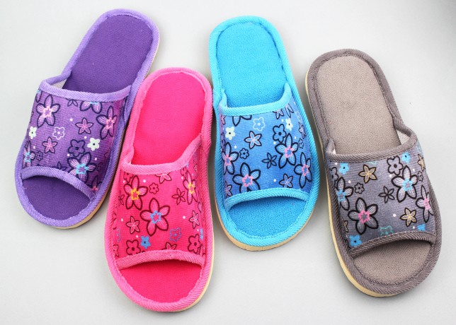 Тапочки женские открытые    