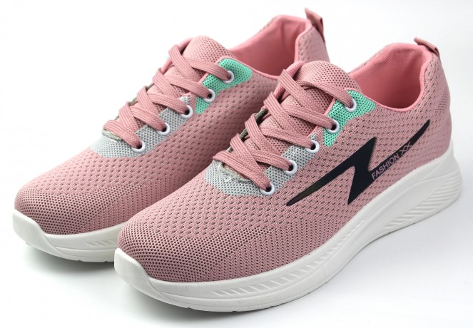 Кроссовки женские  