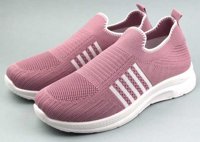 Кроссовки женские     