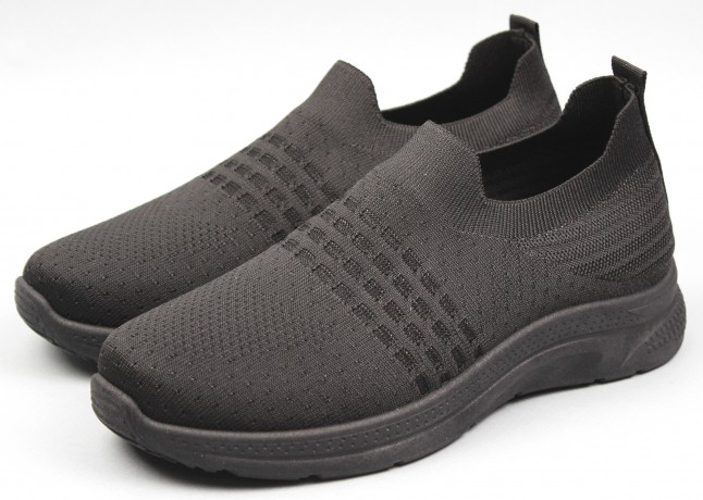 Кроссовки женские   