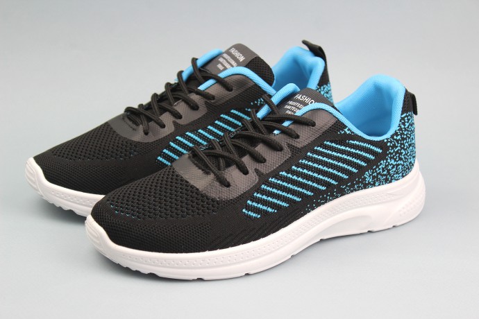 Кроссовки женские   