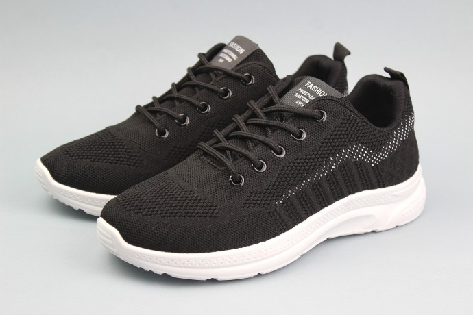 Кроссовки женские   