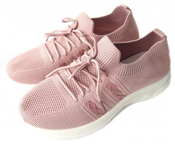 Кроссовки женские  