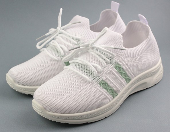 Кроссовки женские 