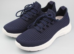 Кроссовки женские 