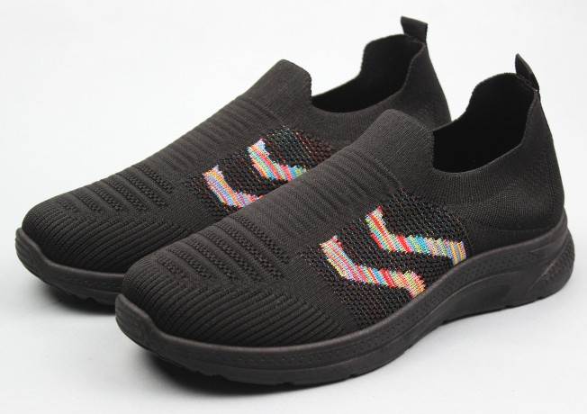 Кроссовки женские  