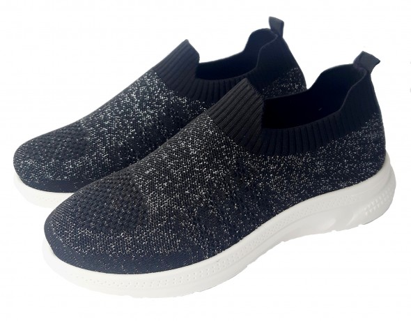 Кроссовки женские