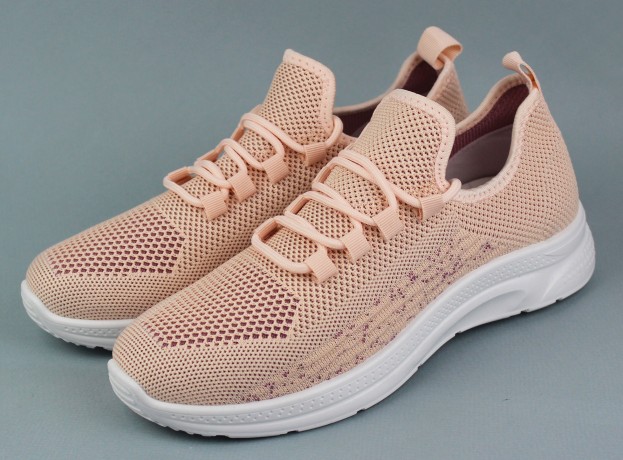 Кроссовки женские  