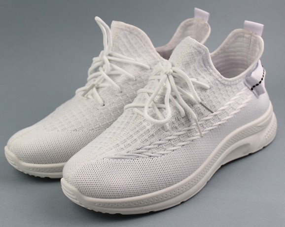 Кроссовки женские  