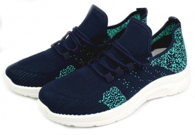 Кроссовки женские  