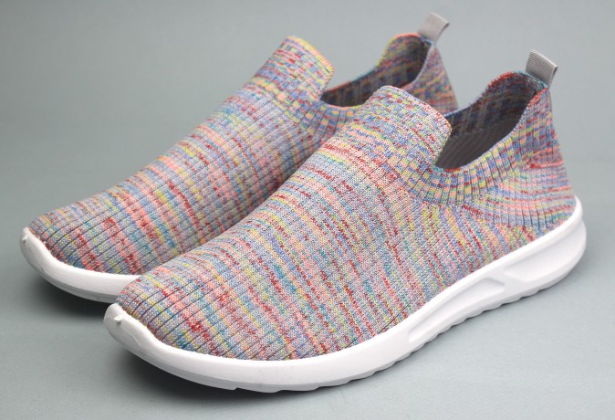 Кроссовки женские     