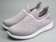 Кроссовки женские   