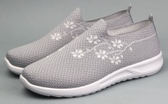 Кроссовки женские     