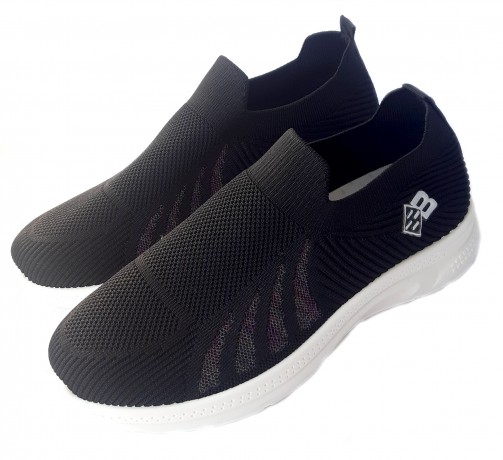 Кроссовки женские