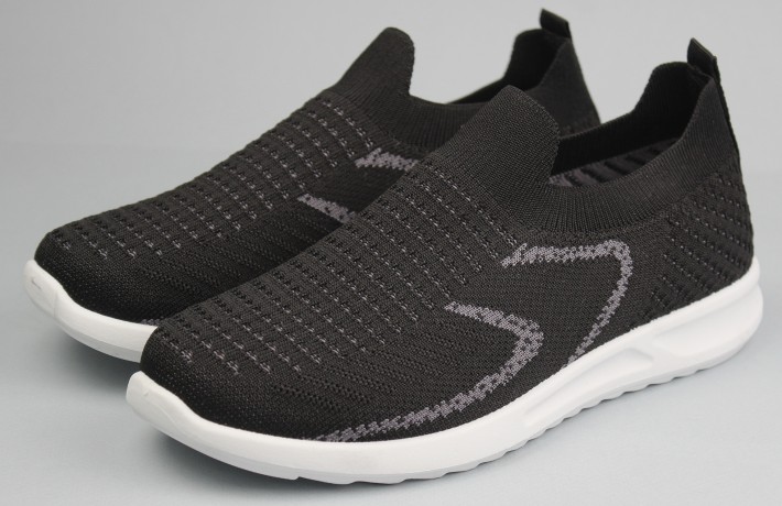 Кроссовки женские 